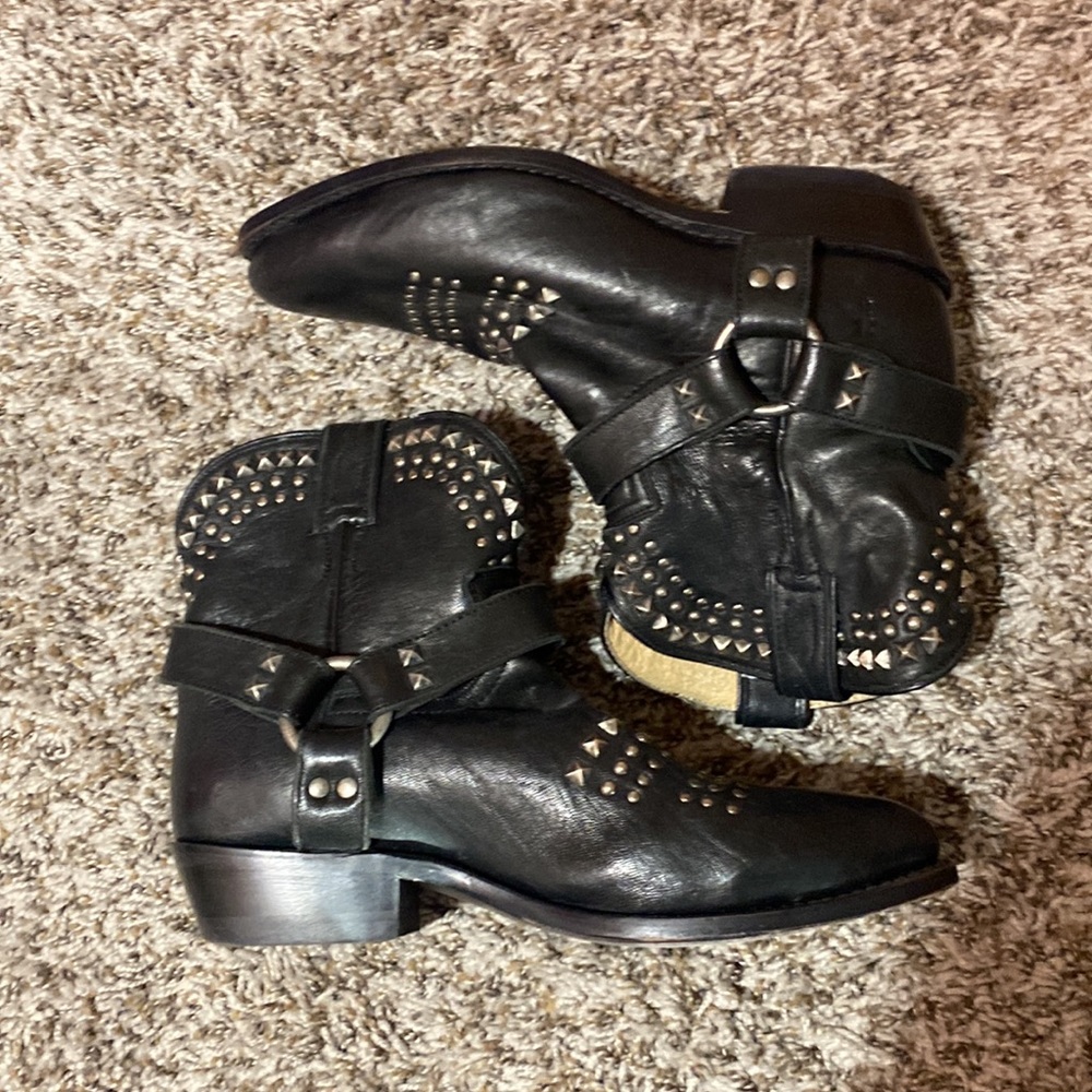 Freaking adorable studded leather Frye boots